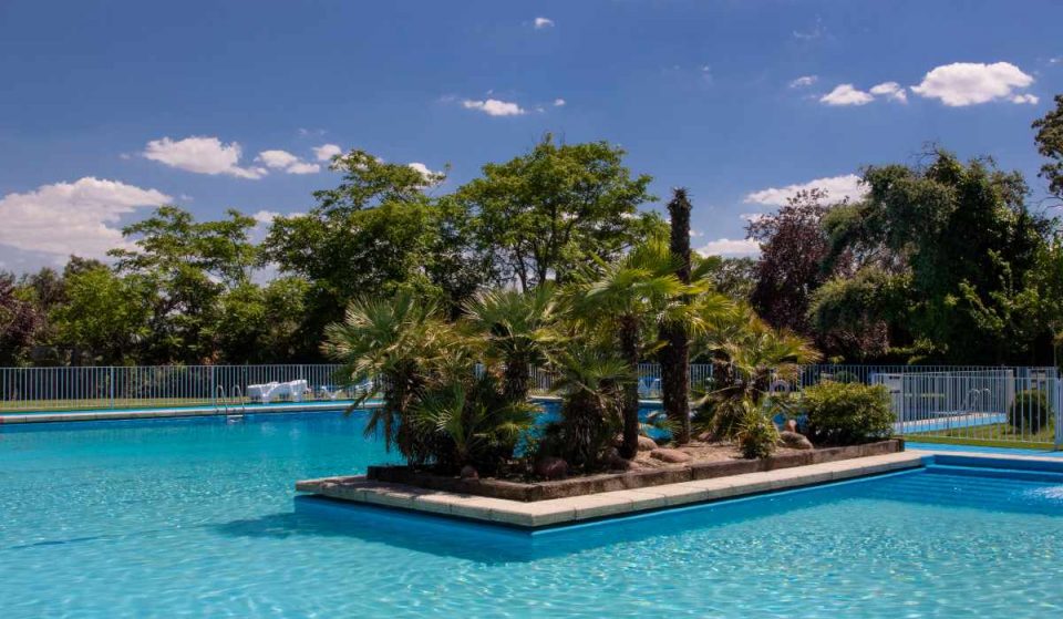 La piscina del Club de Tiro de El Pardo, un oasis sin salir de Madrid