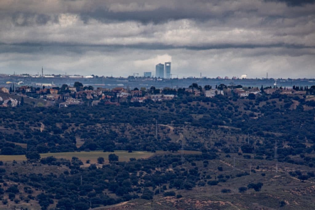 ¿Es real la foto de las Cuatro Torres de Madrid vistas desde Toledo?