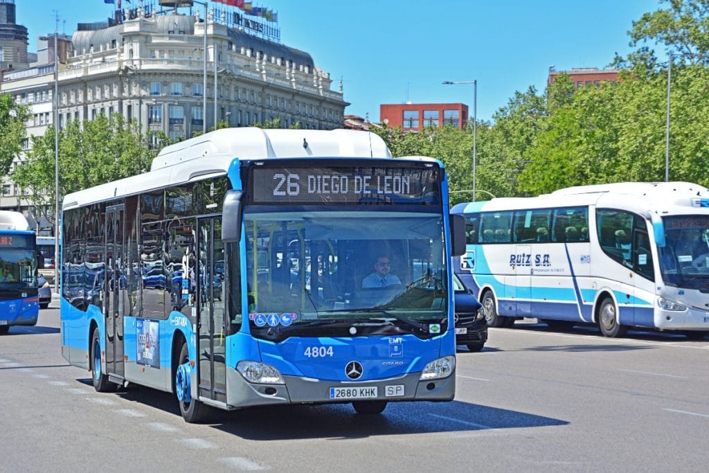 ¿Se pueden llevar maletas en los autobuses de Madrid?