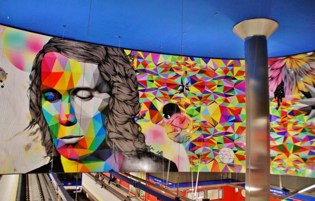 Un nuevo mural de Okuda San Miguel estará en una biblioteca pública madrileña