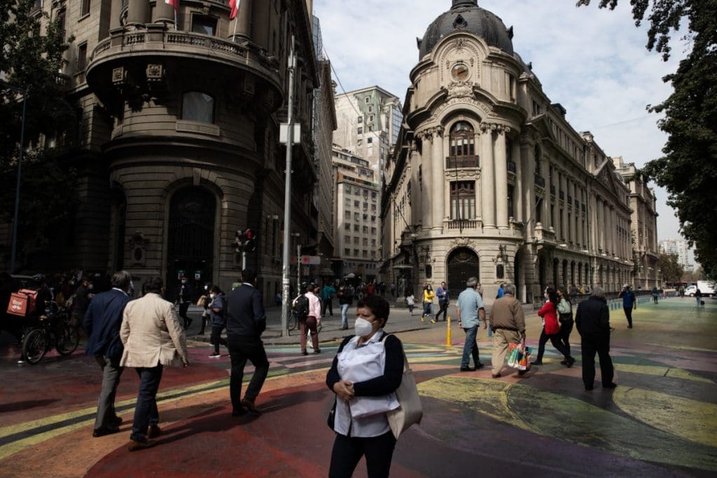 Paseo Bandera: la calle peatonal de Chile que se parece a la Gran Vía madrileña