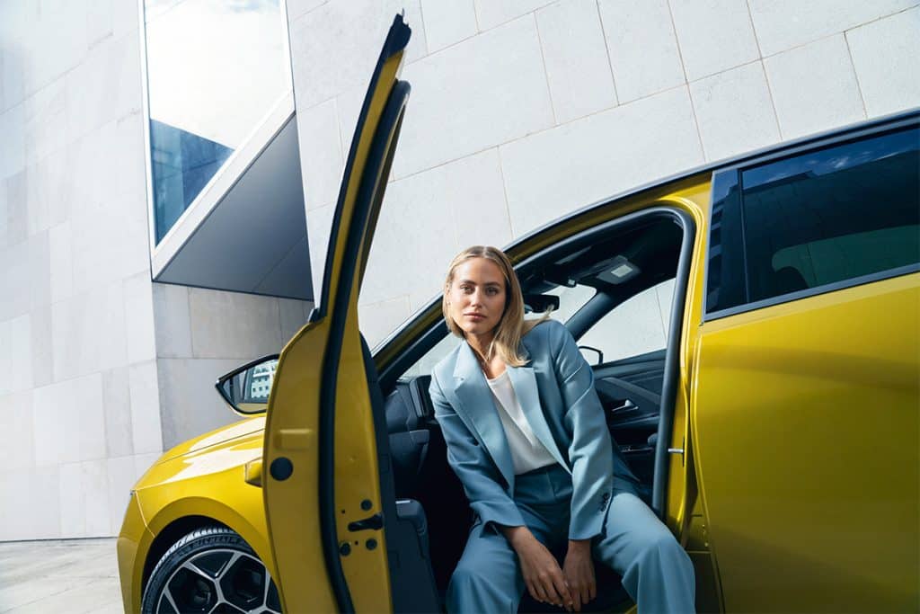 El nuevo Opel Astra te acompaña a los planes más originales y apetecibles del verano
