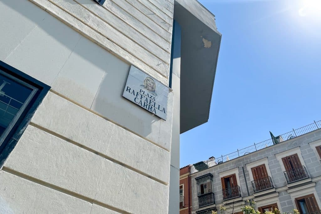Madrid ya tiene una nueva plaza con el nombre de Raffaella Carrà