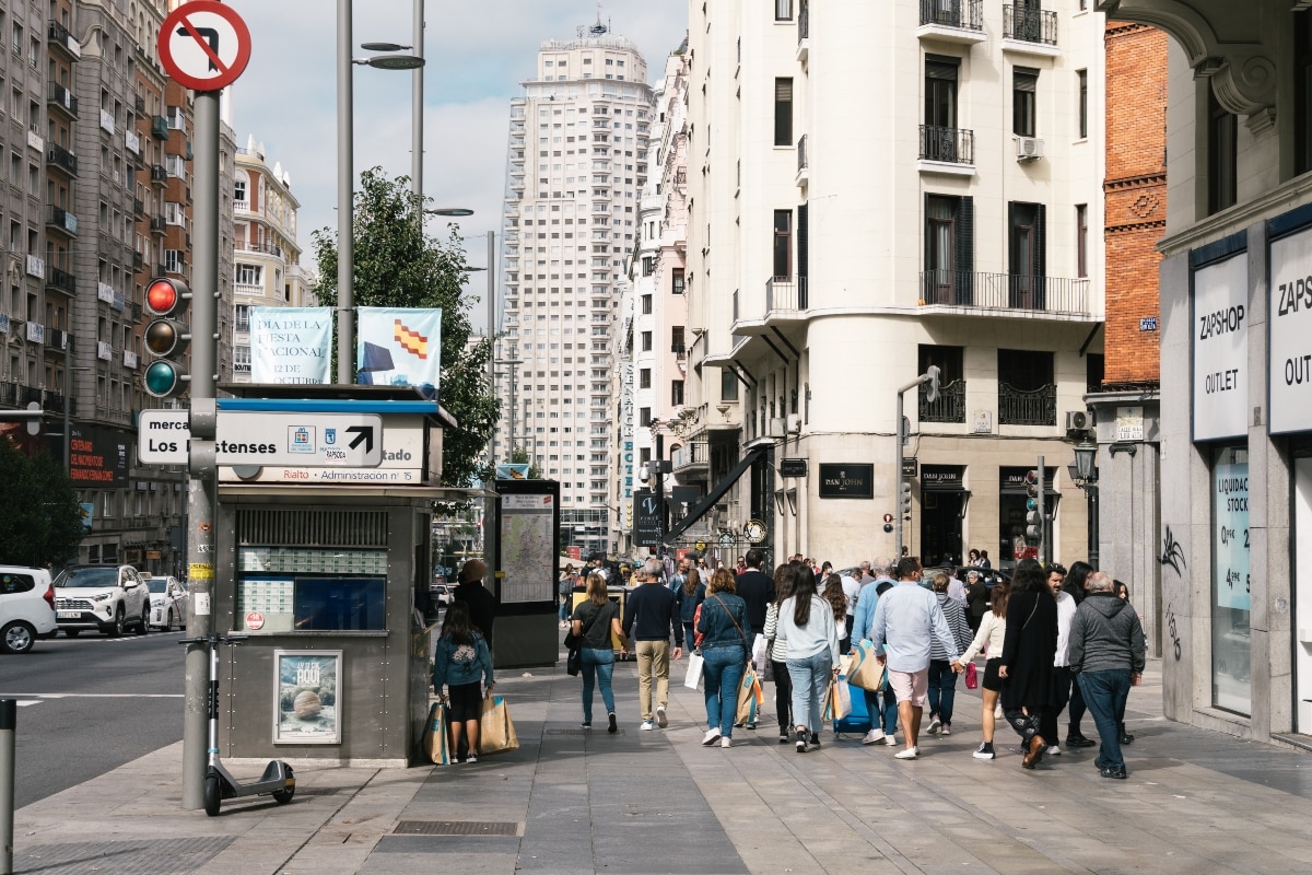 Gran Vía Madrid peatones