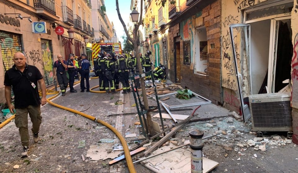 Una explosión en una vivienda en la calle San Vicente Ferrer deja al menos dos heridos