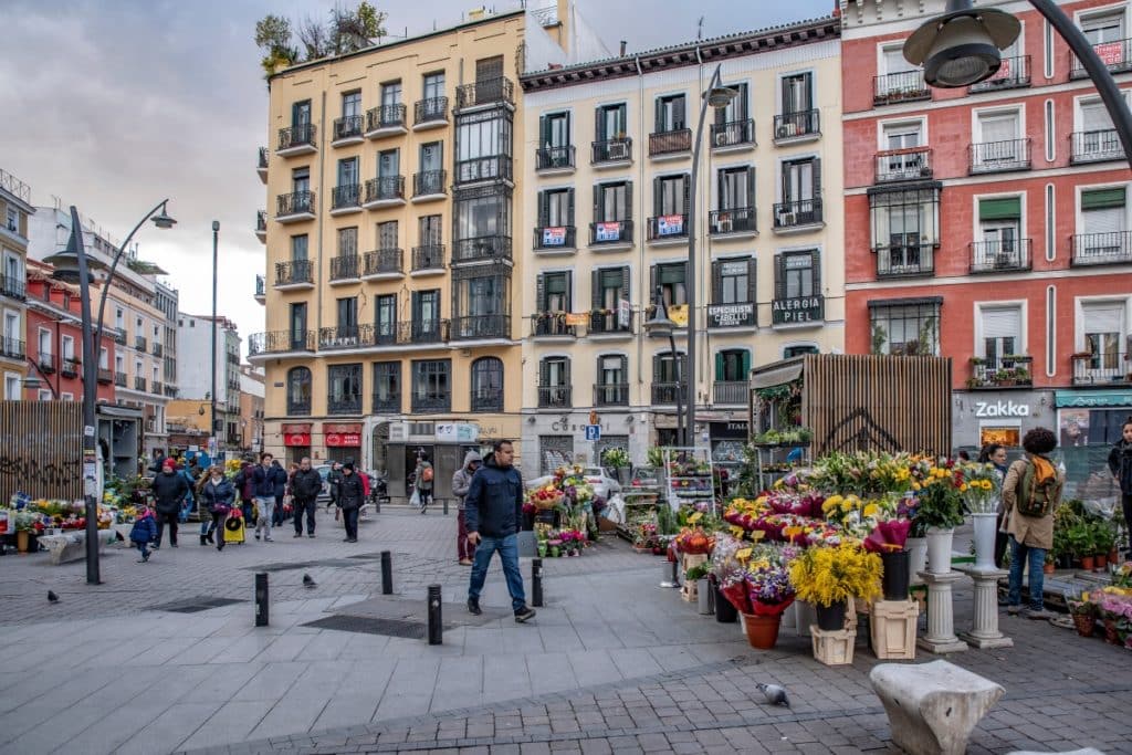 El Ayuntamiento quiere reformar las plazas de Tirso de Molina y de Jacinto Benavente