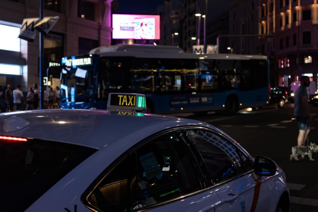 Madrid recupera los taxis gratis para que los mayores vean las luces navideñas
