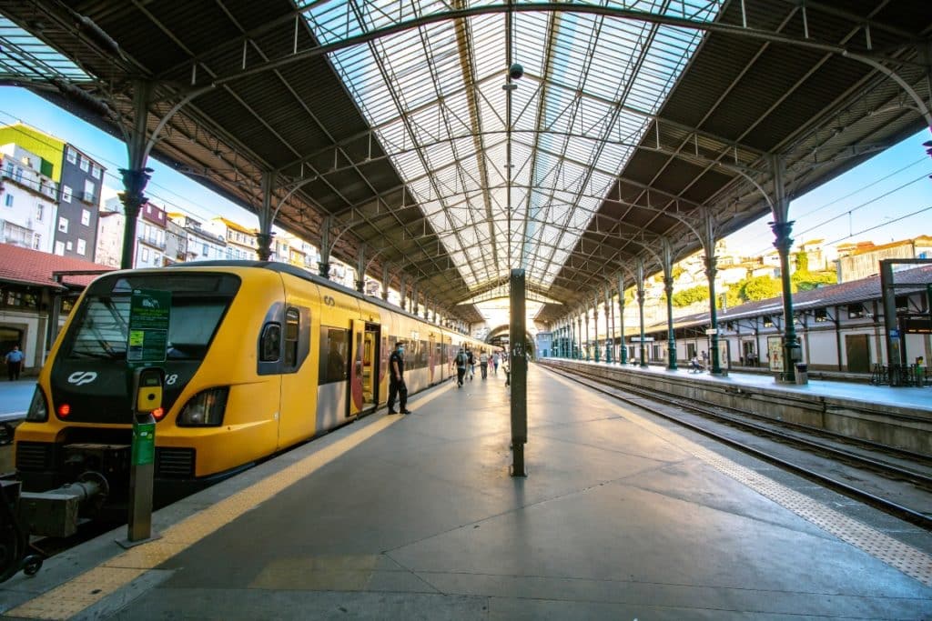 Un tren de alta velocidad podría conectar Oporto y Madrid en tres horas