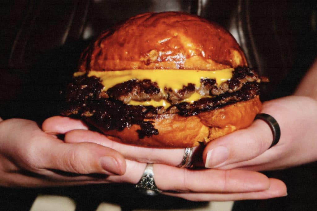 Junk Burger repartirá hamburguesas gratis mañana (solo durante dos horas)