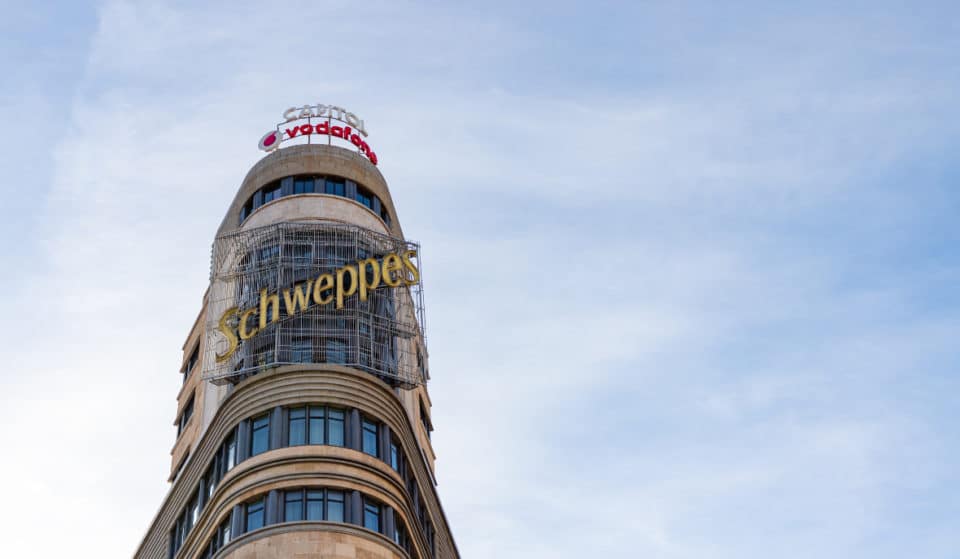 La exposición sobre el cartel de Schweppes que llega este mes a Madrid