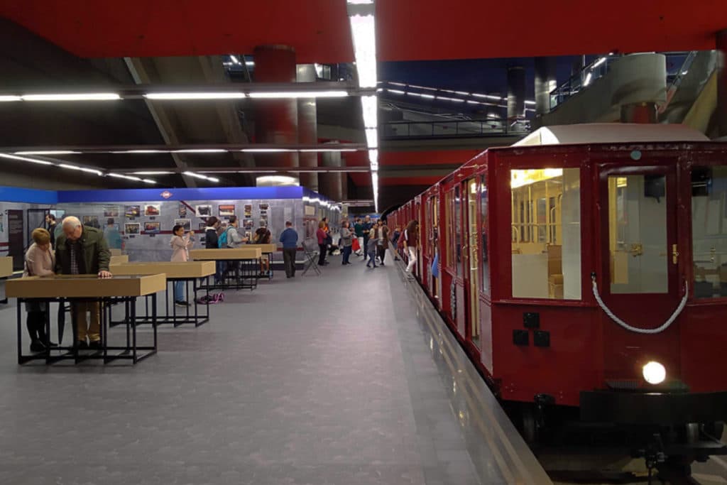 Una exposición gratuita de fotografía recorre la historia del Metro de Madrid