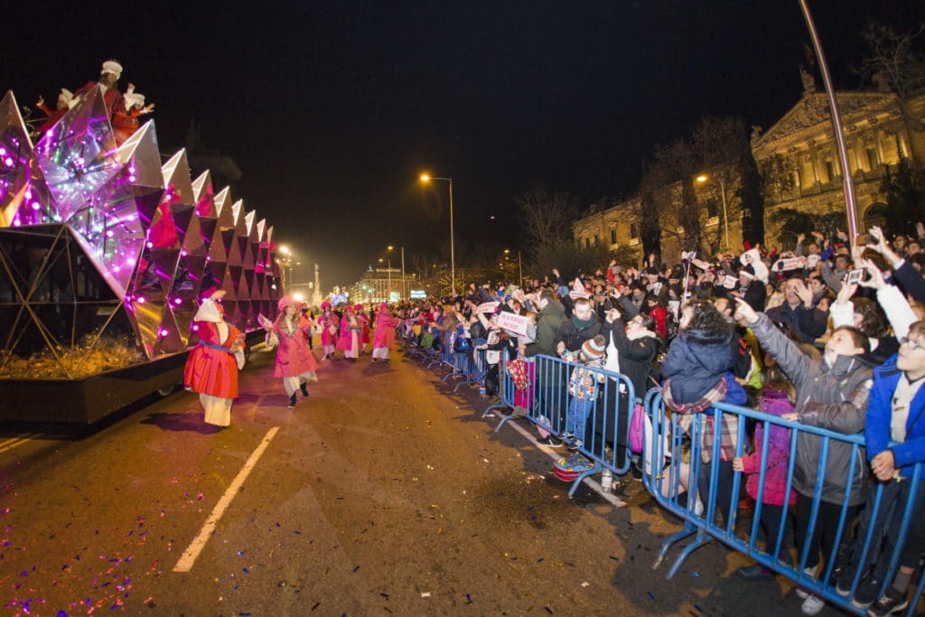 Cortes al tráfico e itinerarios alternativos durante la cabalgata de Reyes en Madrid