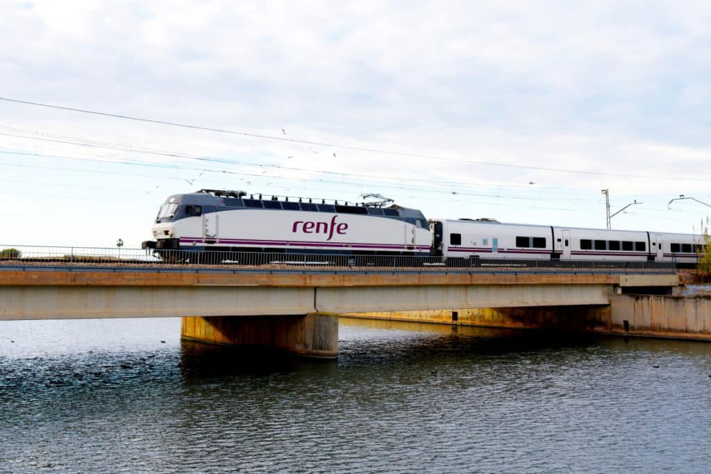 Renfe conectará Madrid con Francia antes de verano