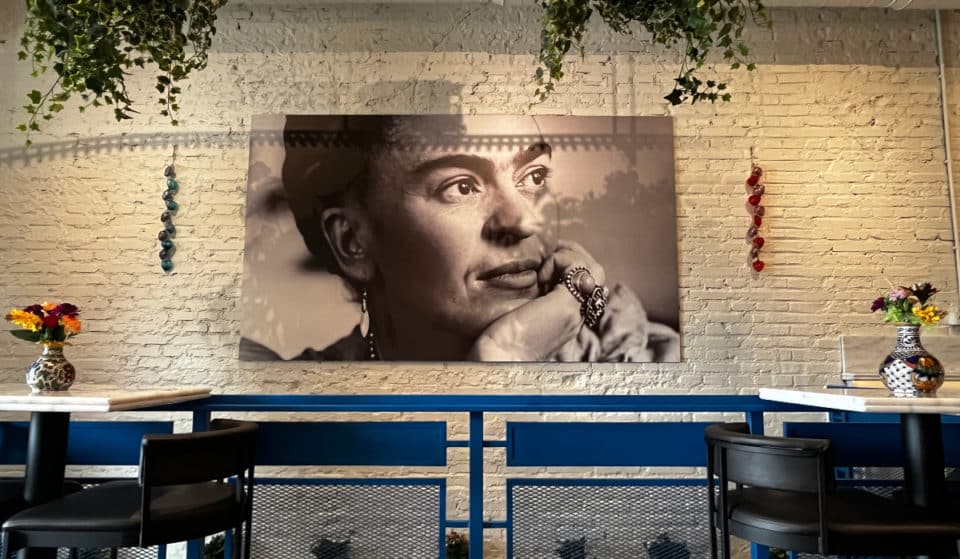Frida Íntima: el restaurante-galería donde se come lo que se comía en casa de la artista mexicana