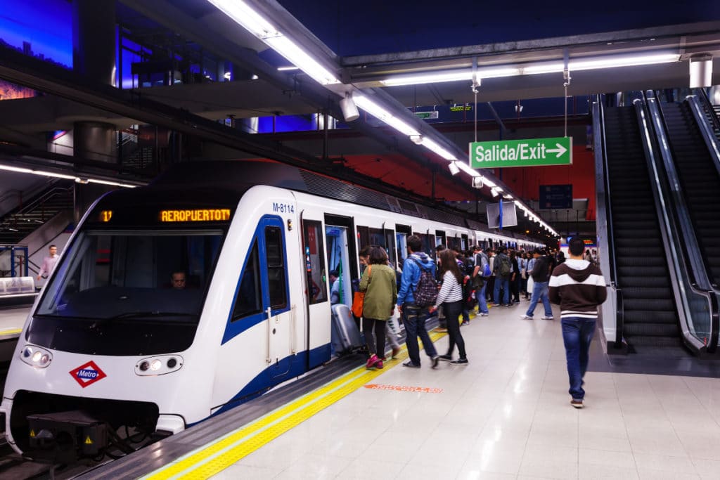 Metro aumenta la frecuencia de trenes en las líneas 1, 10 y 10b por el cierre del túnel de Sol