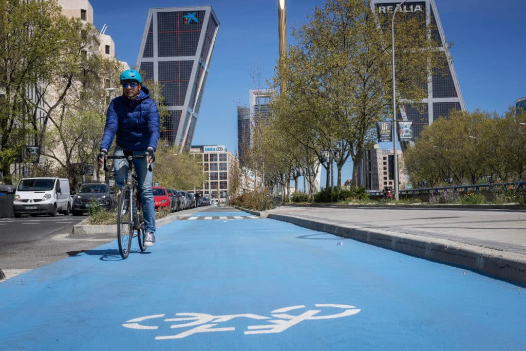 Madrid inaugura el tramo más largo del carril bici de la Castellana