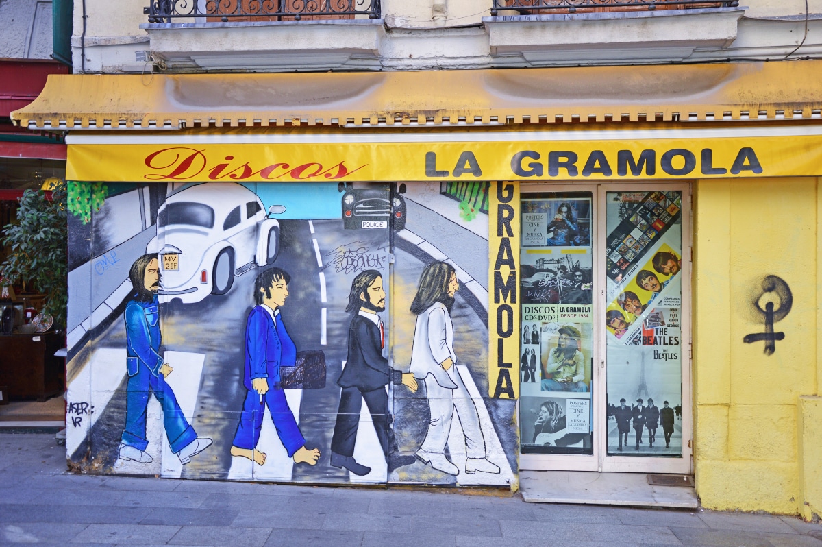The Beatles embodied in the mythical record store of La Gramola