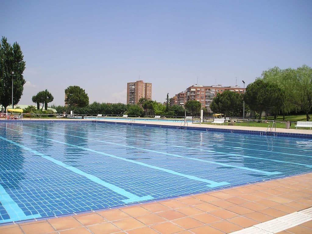 ¿Cuándo cierran las piscinas de Madrid este verano?