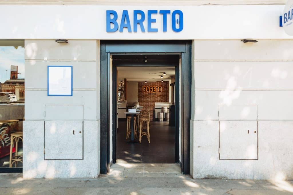 Bareto, el bar de toda la vida que triunfa en Cibeles, abre un local en Atocha