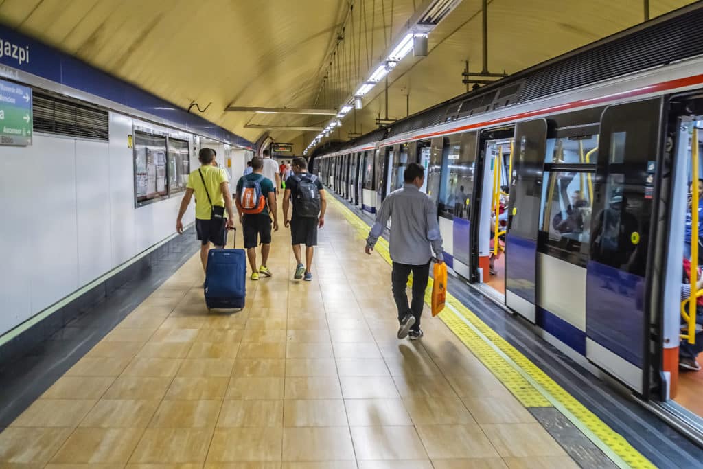 ¿Por qué la línea 3 de Metro circulará hasta las 4 de la mañana durante tres días?