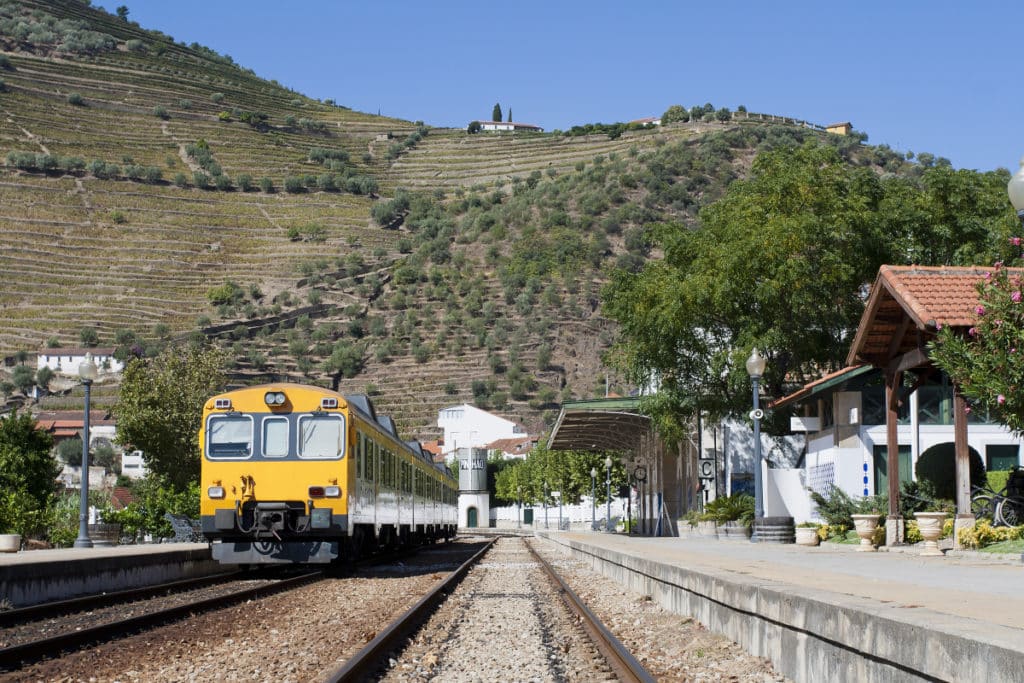 Portugal saca un plan para viajar ilimitadamente en tren por menos de 50€
